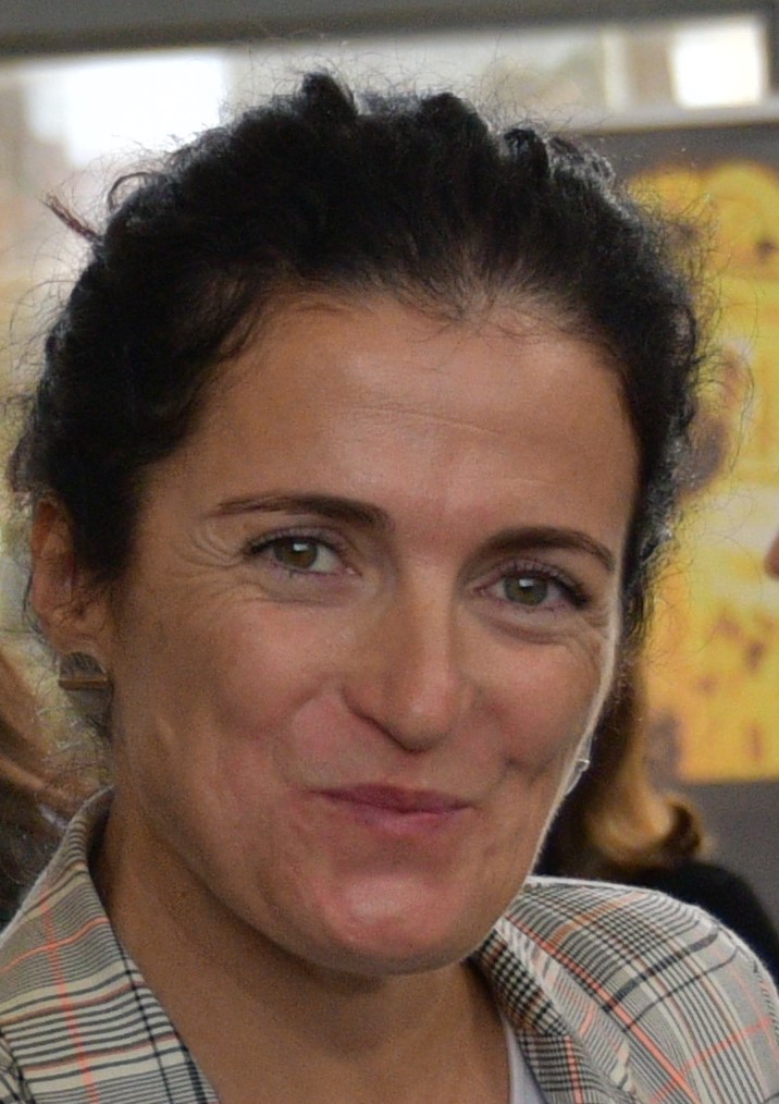 Bárbara Alves   